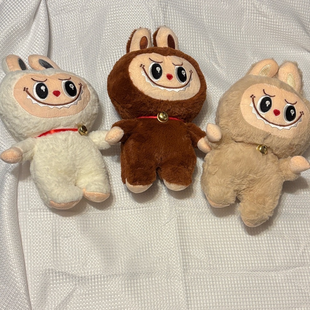 Plushie Monster toy (1) cream labubu